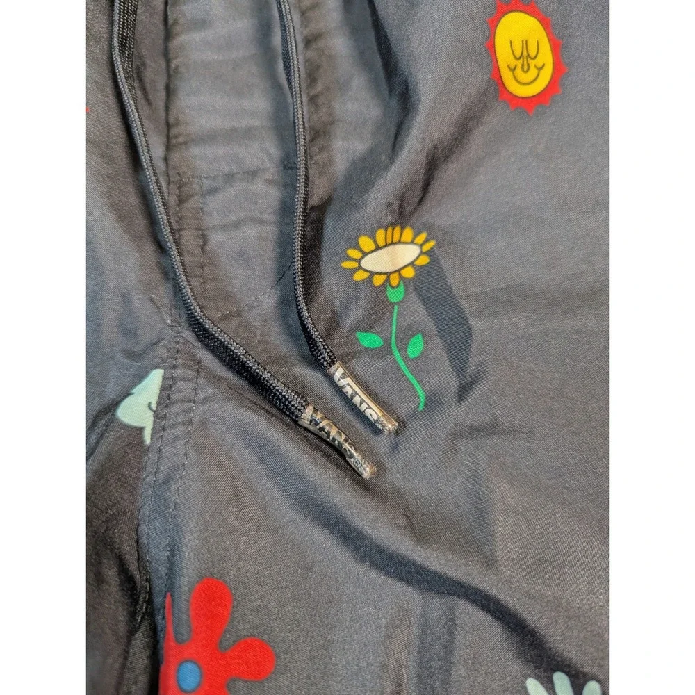Vans Mens Large Black Mushroom Flower Sun Print Elastic Waist Mesh Lined Shorts